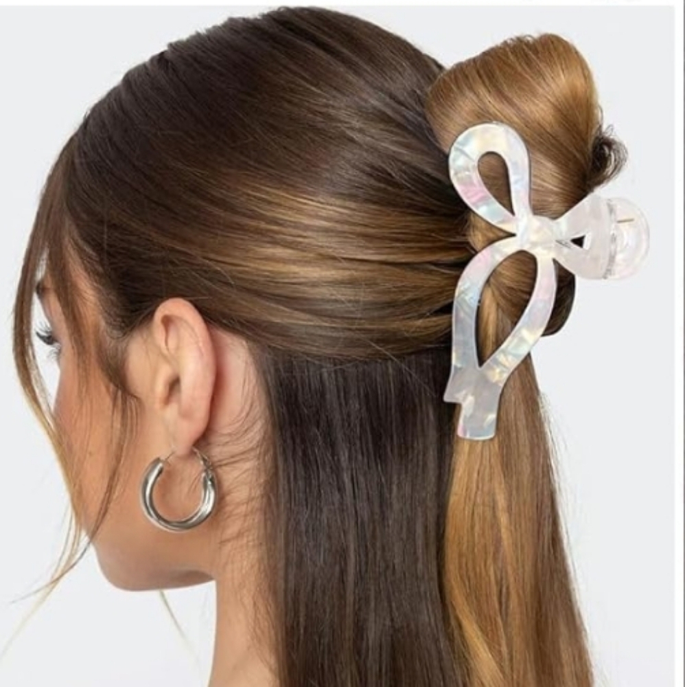 Elegant Light Yellow Iridescent Hair Claw Clip